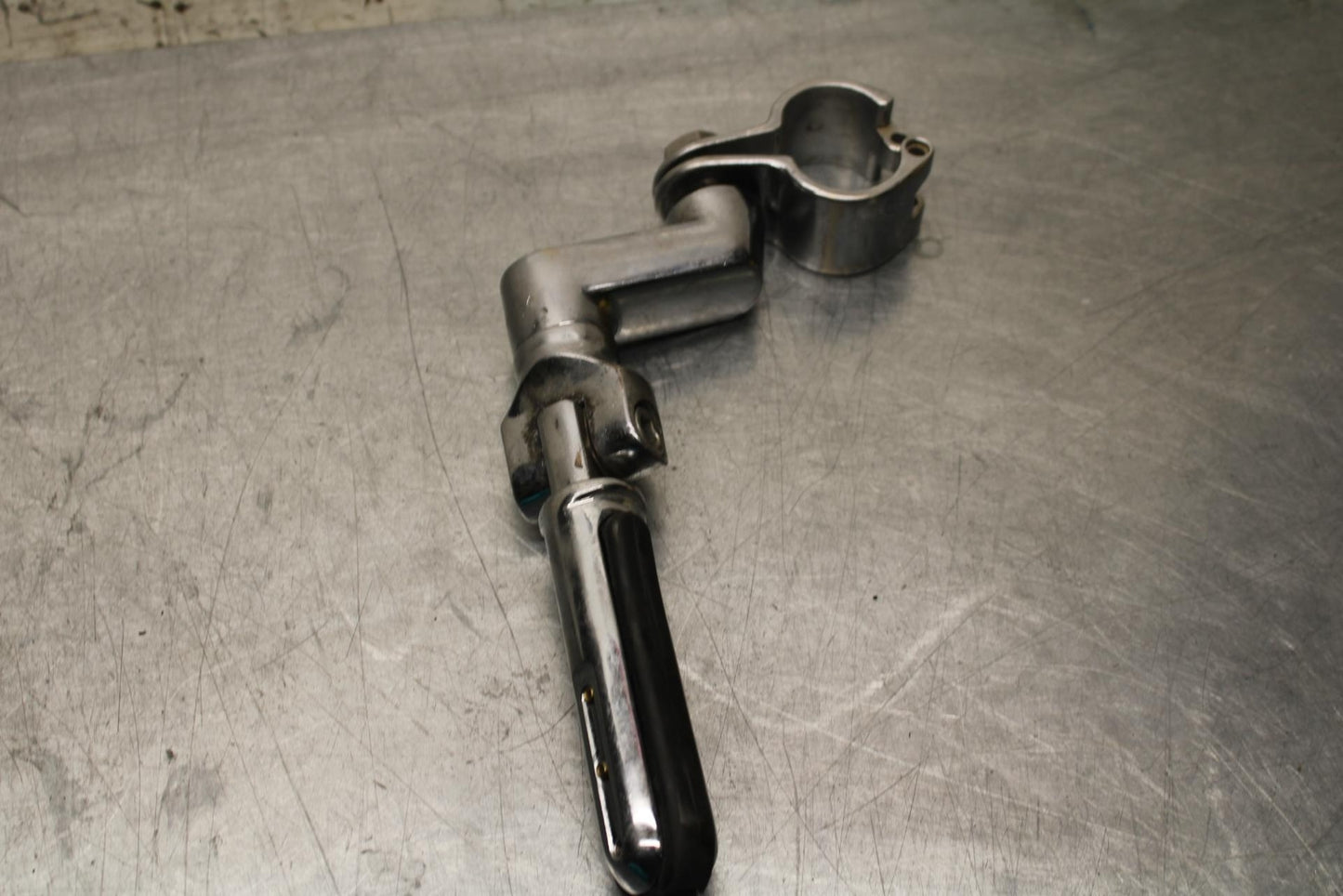 2004 Suzuki Intruder 1500 VL1500 LEFT REAR FOOT REST PEG STEP BB573