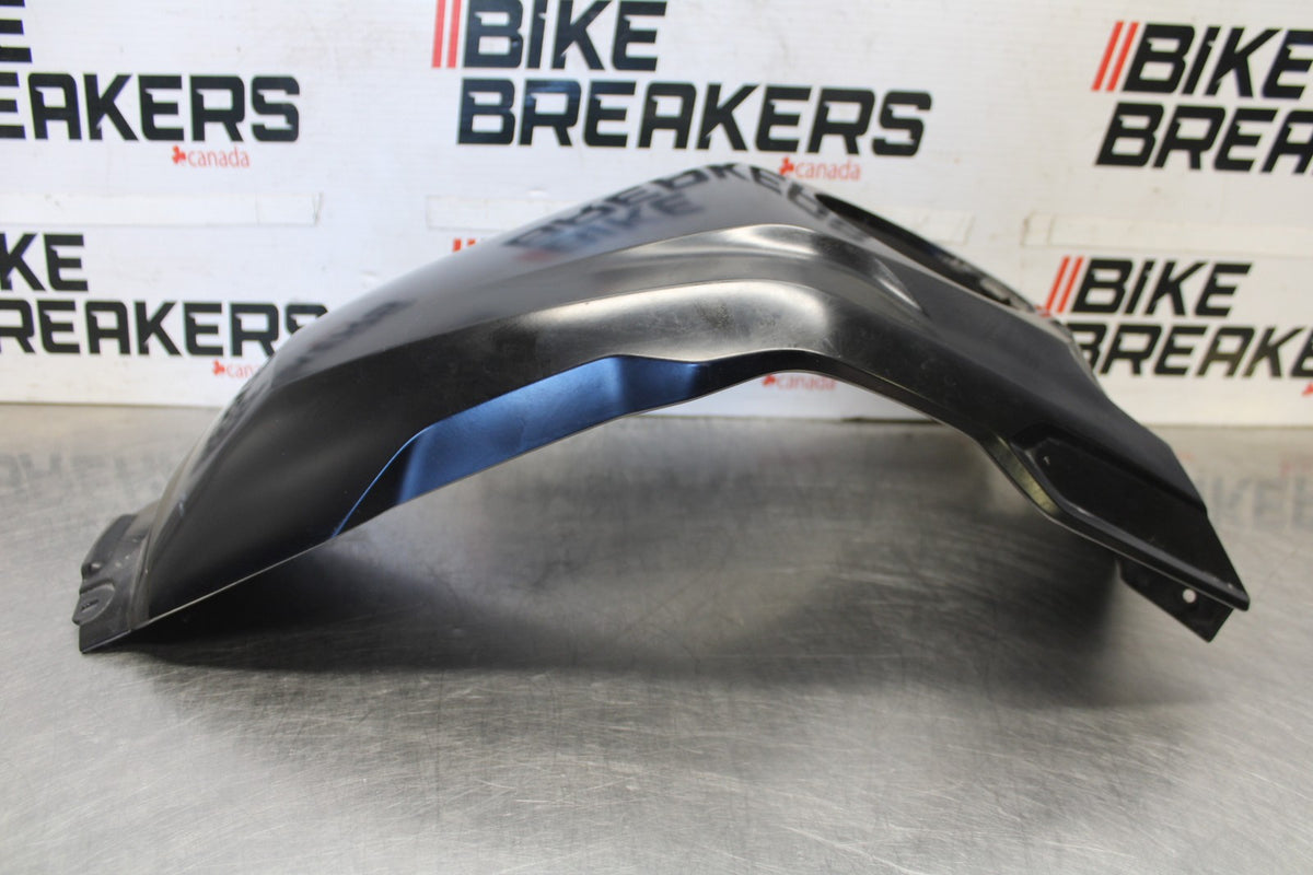 19 BMW F750GS CENTER GAS TANK FUEL CELL COVER FAIRING COWL BB938