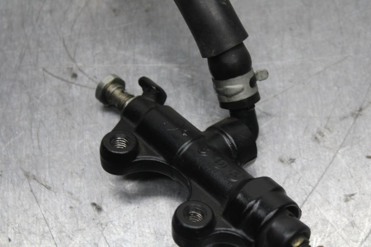 03-04 TRIUMPH DAYTONA 600 REAR BACK BRAKE MASTER CYLINDER W RESERVOIR BB745