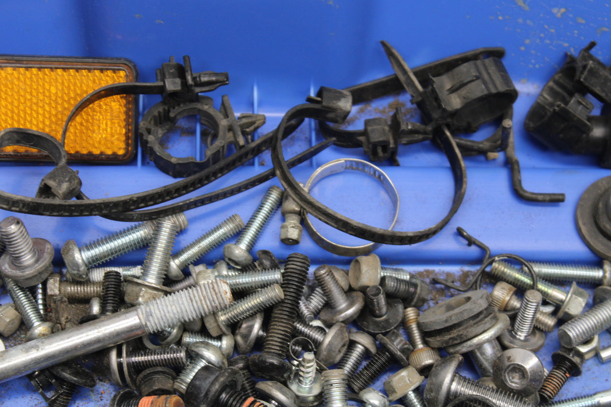 14-15 YAMAHA V STAR 1300 XVS1300CT TOURER MOUNTING BOLTS HARDWARE MOTOR BB722