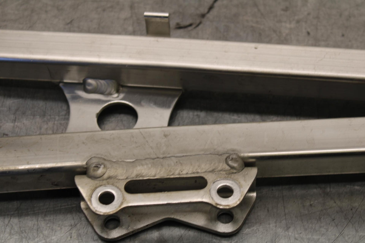 01-06 HONDA CBR600F4I REAR SUBFRAME BACK SUB FRAME 50200-MBW-D20 BB626