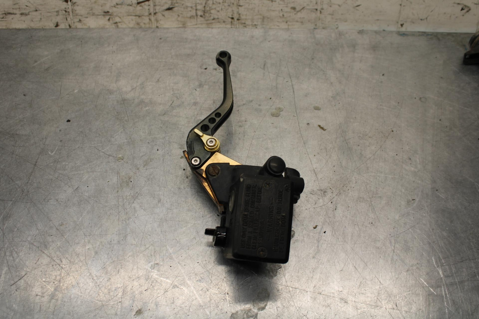 2000 Kawasaki Ninja ZX12R ZX1200A FRONT BRAKE MASTER CYLINDER w/ LEVER BB565