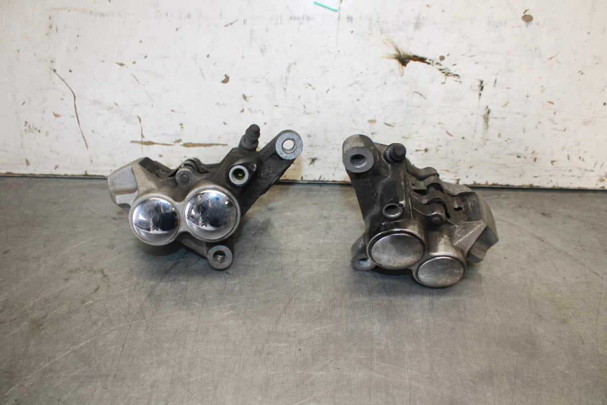 05-06 YAMAHA ROAD STAR XV1700A RIGHT LEFT FRONT BRAKE CALIPER SET PAIR  BB703