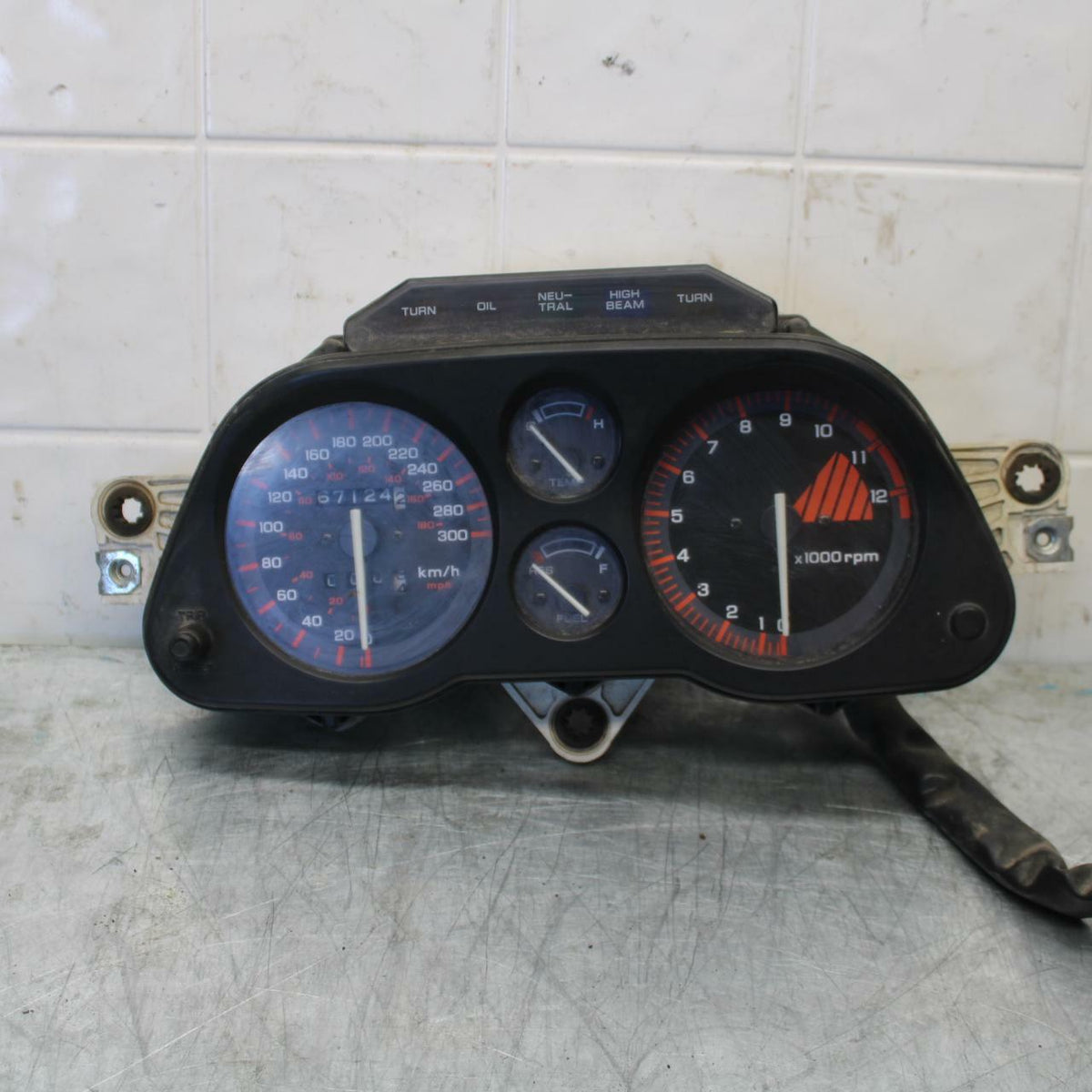 87-93 HONDA CBR1000F SPEEDO TACH GAUGES DISPLAY CLUSTER SPEEDOMETER  BB420