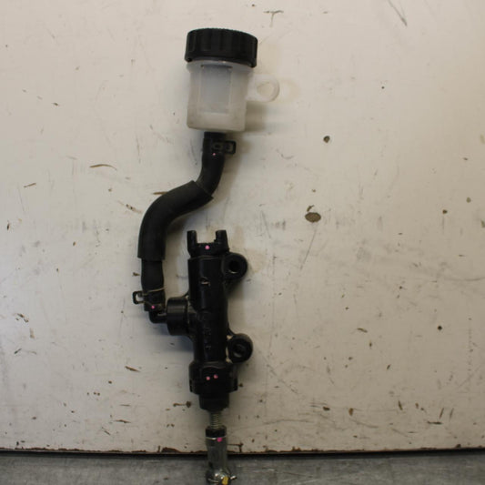 23-24 KAWASAKI NINJA ZX4R REAR BACK BRAKE MASTER CYLINDER W RESERVOIR BB638