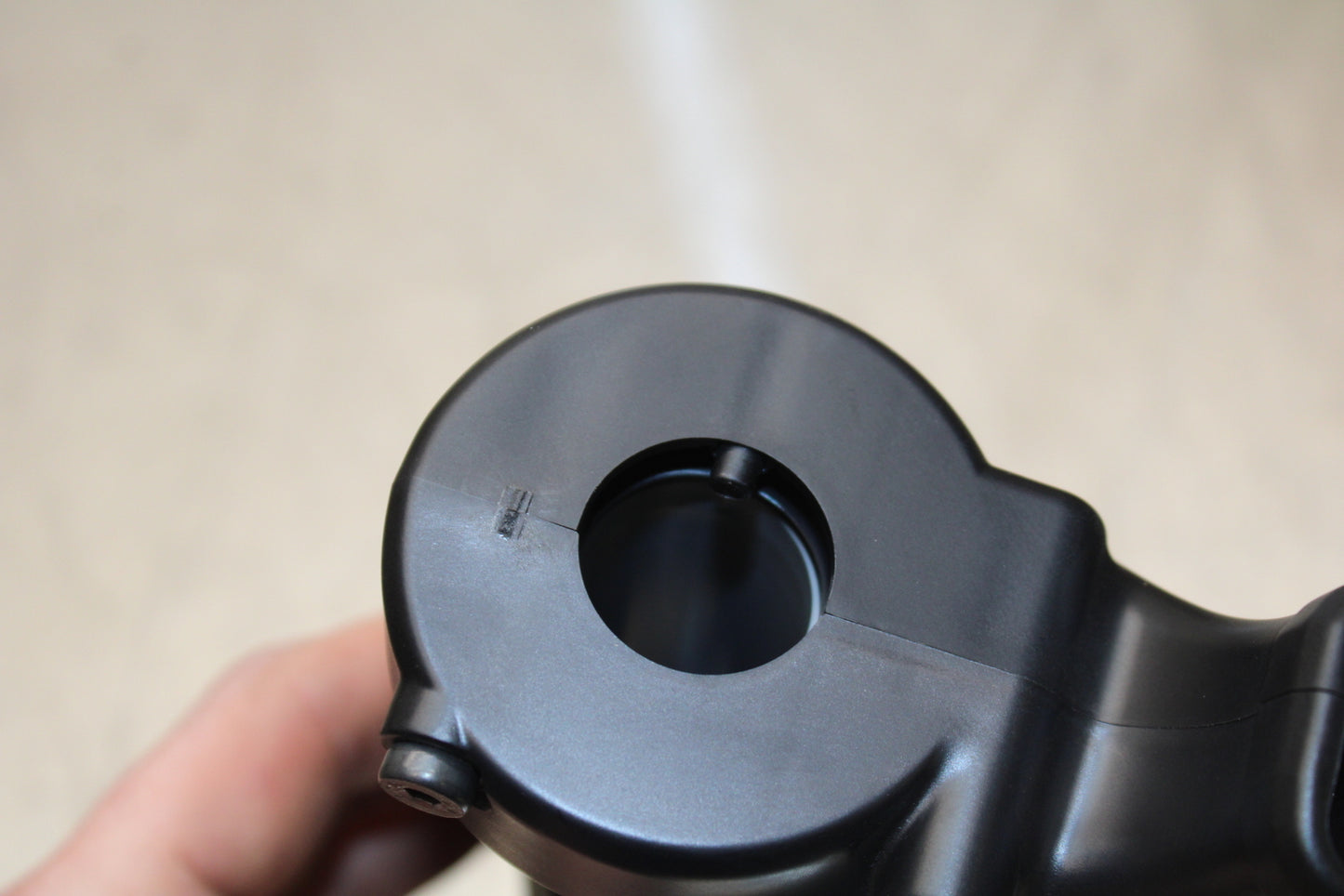 23-24 KAWASAKI NINJA ZX14R NEW!! THROTTLE CABLE LINE HOUSING GUIDE BB141