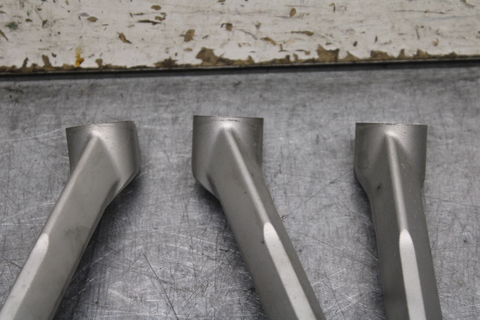 05-08 SUZUKI GSXR1000 REAR BACK PASSENGER PEG SET PAIR BB113