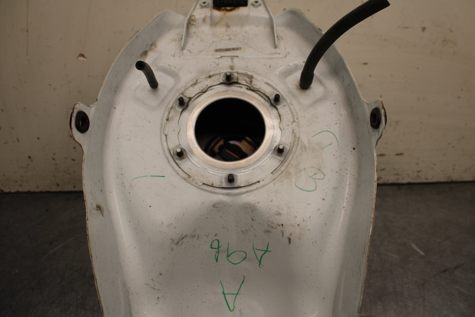 15-16 HONDA CB300F GAS TANK FUEL CELL PETROL RESERVOIR BB740