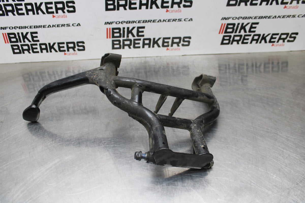 15 SUZUKI GW250F CENTER MAIN STAND BB789