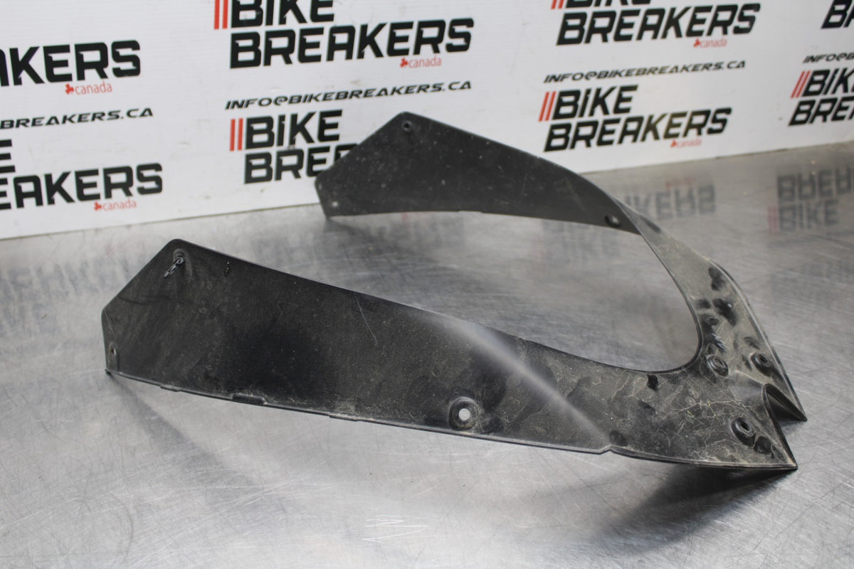 24 KAWASAKI NINJA 500 ABS LOWER FRONT UPPER INNER HEADLIGHT COWL FAIRING  BB818