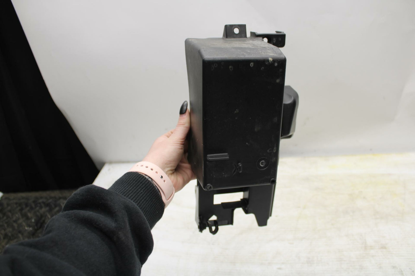 11-12 KAWASAKI NINJA 400 EX400 C BATTERY TRAY PLASTIC  BB358