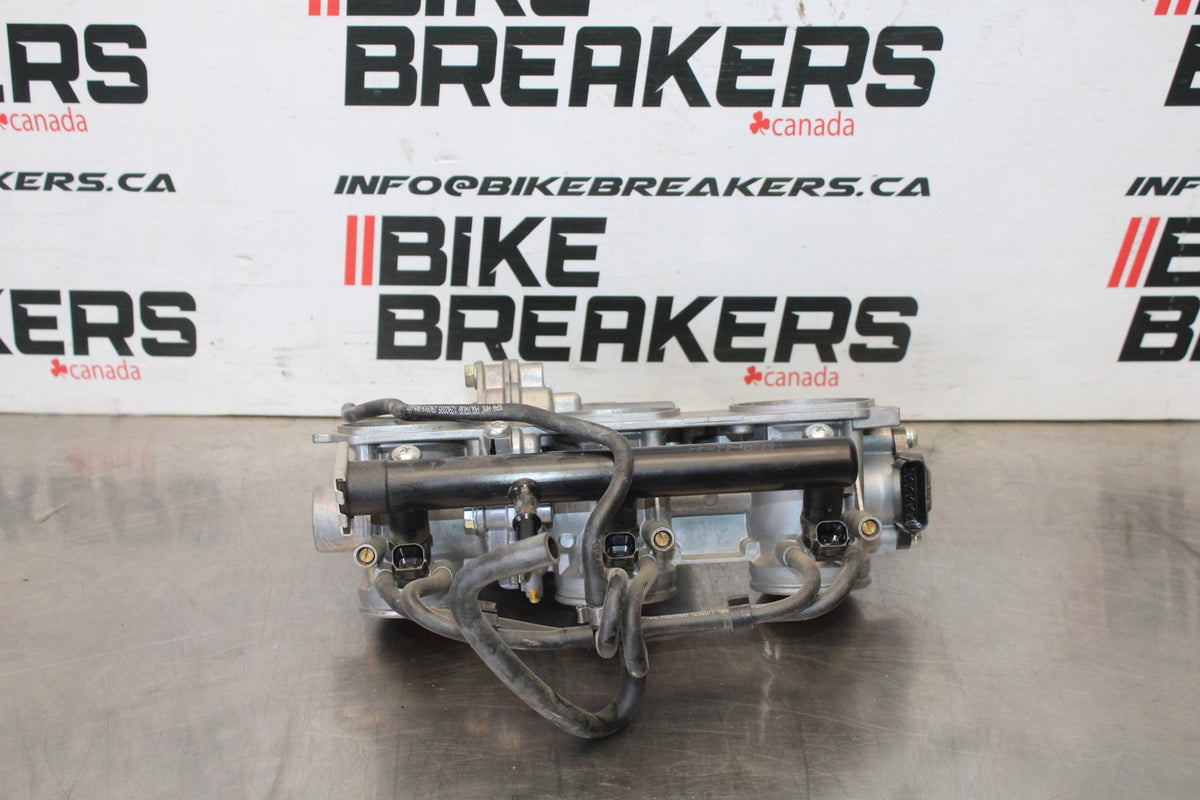 20 TRIUMPH STREET TRIPLE 765 MAIN FUEL INJECTORS / THROTTLE BODIES BB864