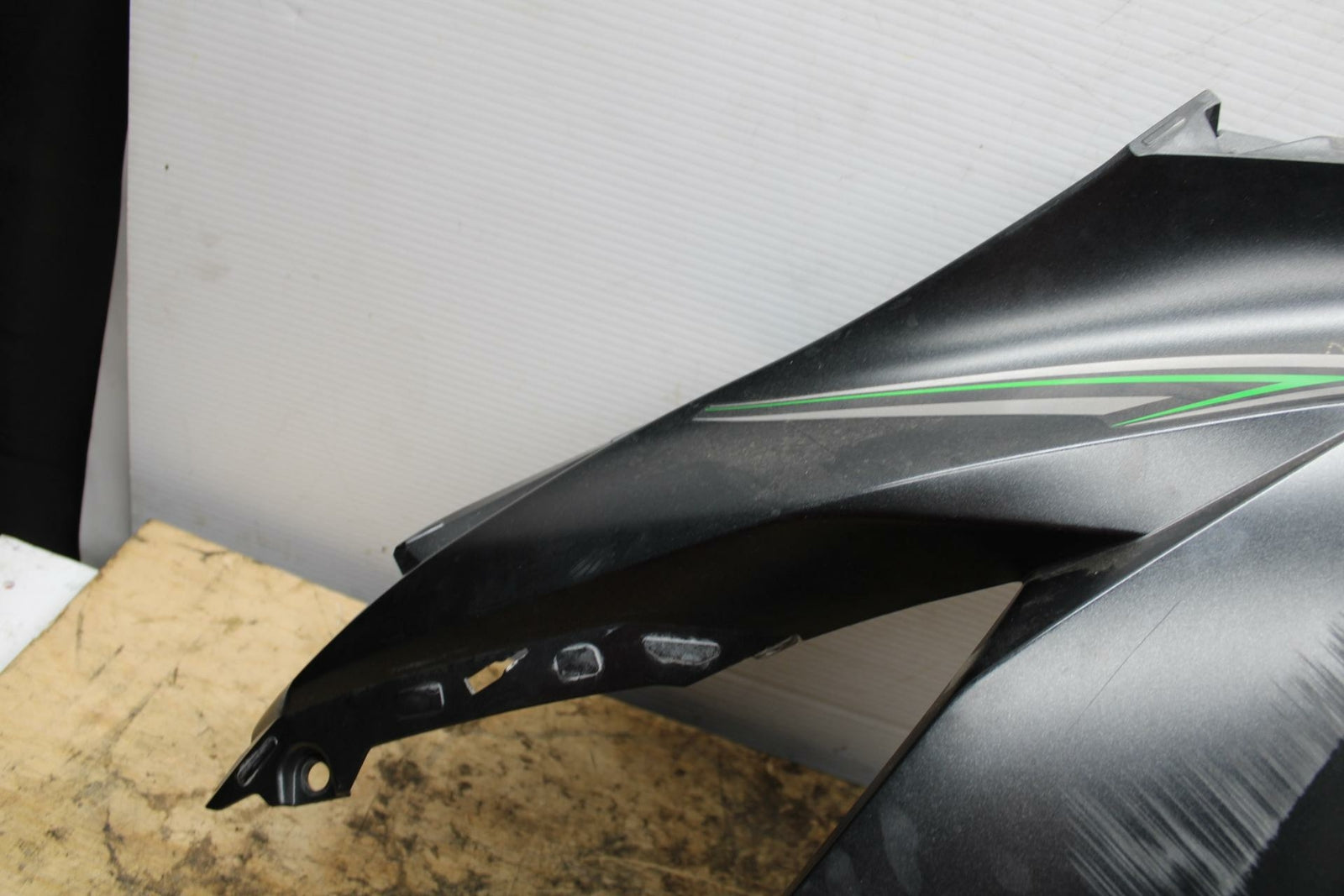 13-18 KAWASAKI NINJA ZX6R RIGHT FRONT UPPER NOSE FAIRING COWL SHROUD BB349