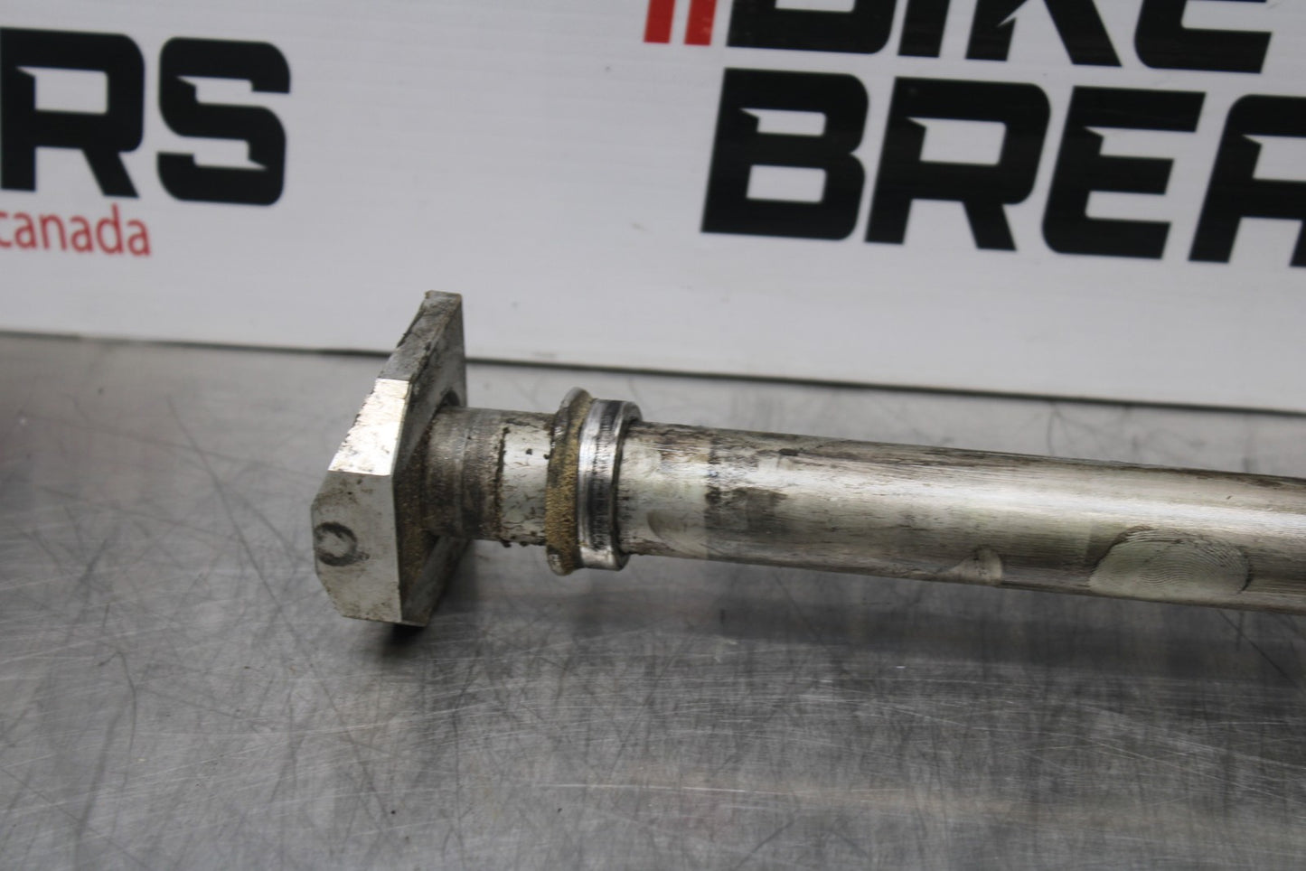 11-22 SUZUKI GSXR 600  REAR AXLE BACK WHEEL RIM PIVOT BOLT AXEL BB193