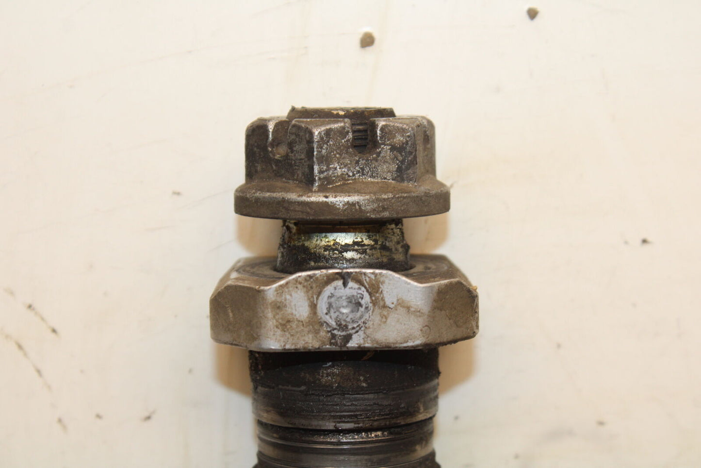 06-07 SUZUKI GSXR750 REAR AXLE BACK WHEEL RIM PIVOT BOLT AXEL 64711-49G10 BB670