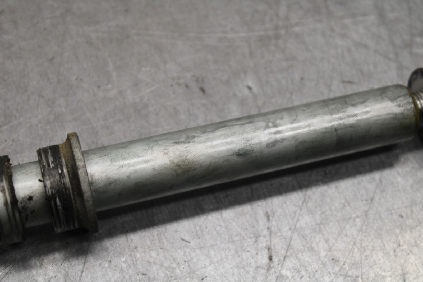 05-06 HONDA CBR600RR FRONT WHEEL RIM AXLE PIVOT BOLT BB727