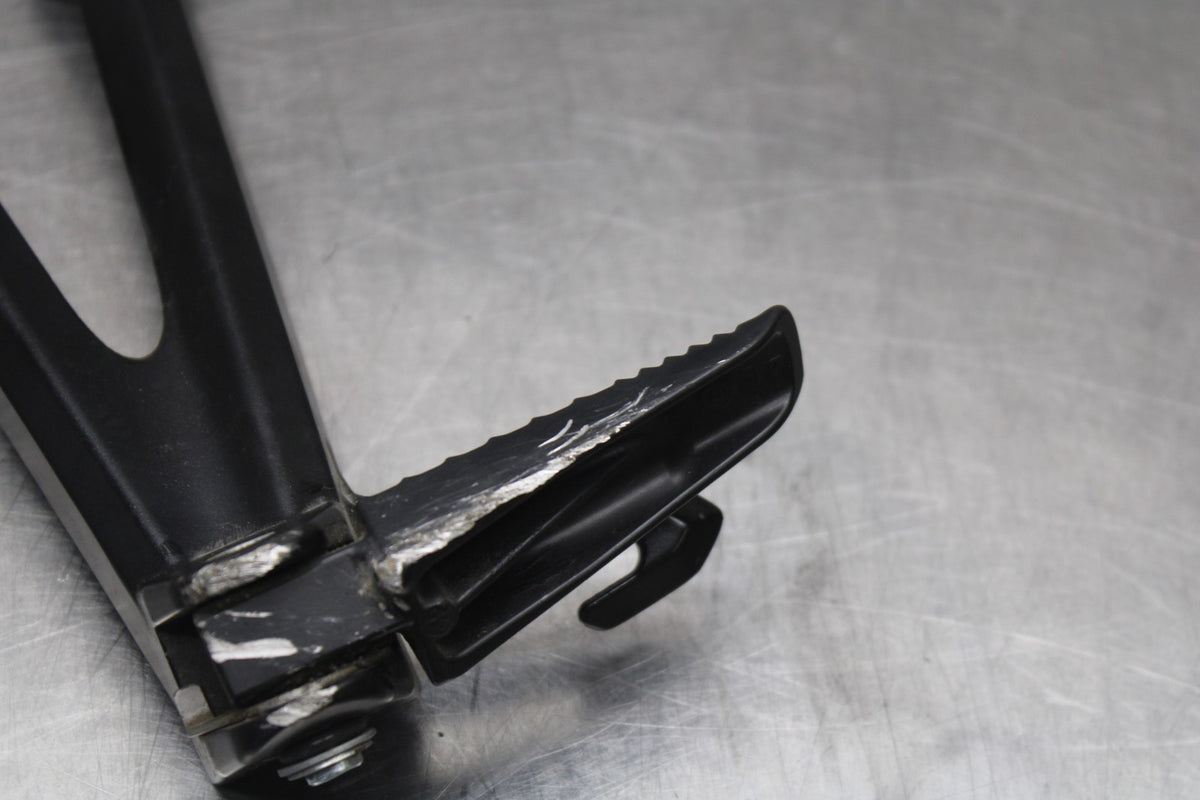 15-26 SUZUKI GSXR600 LEFT REAR BACK PASSENGER PEG BB888