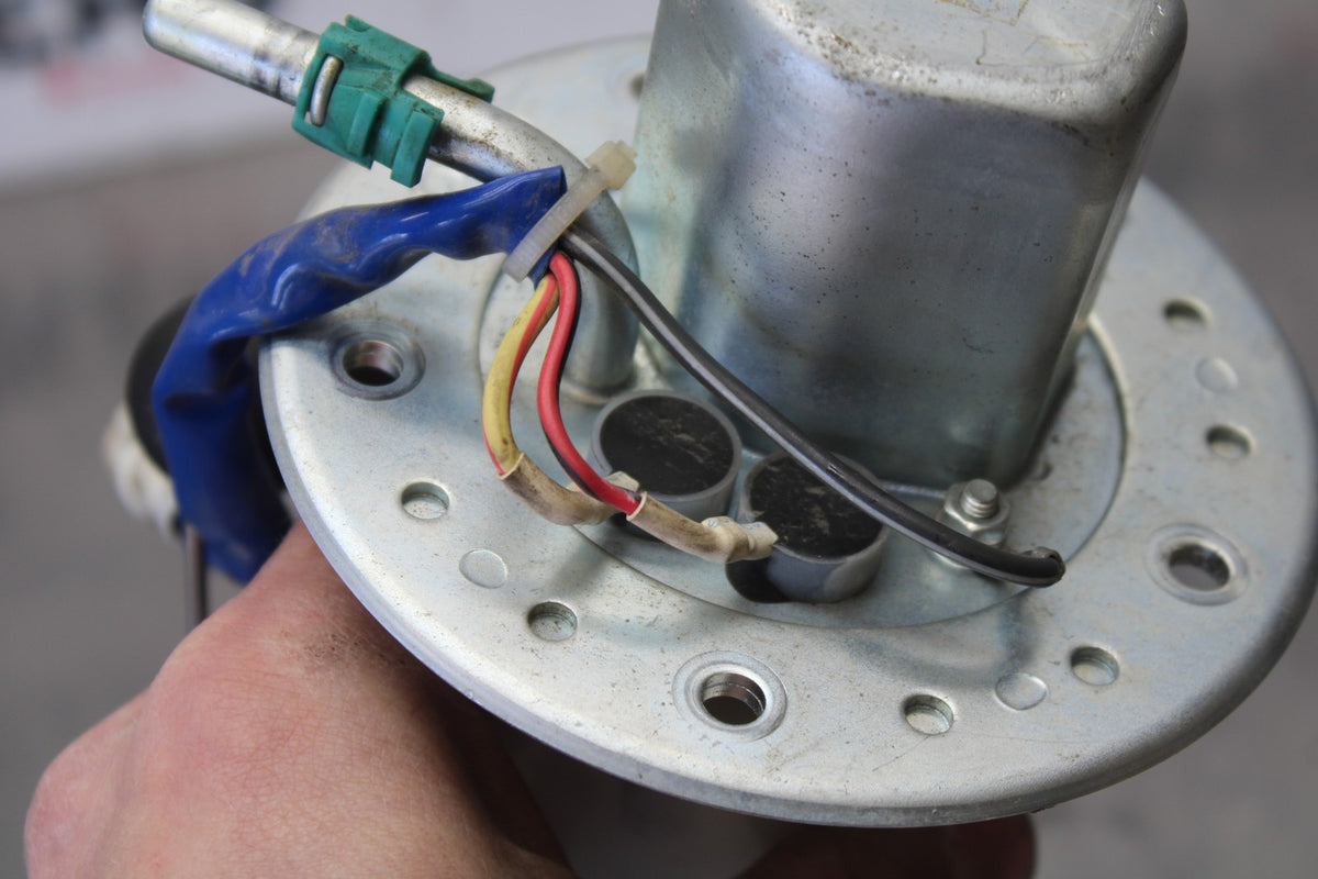 06-07 SUZUKI GSXR 600 FUEL PUMP GAS PETROL SENDER UNIT BB792