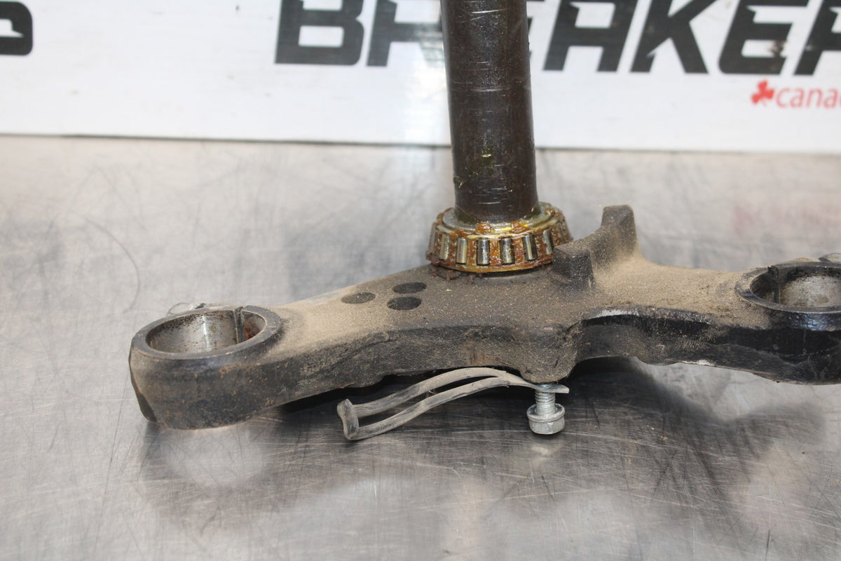 77 SUZUKI GS750 FRONT FORKS CLAMP LOWER TRIPLE TREE STEM 51410-45X01 BB779