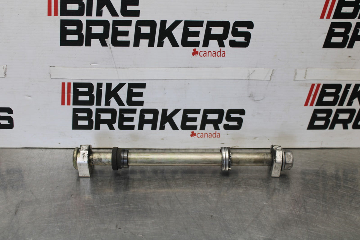 12 TRIUMPH STREET TRIPLE R REAR AXLE BACK WHEEL RIM PIVOT BOLT AXEL BB914