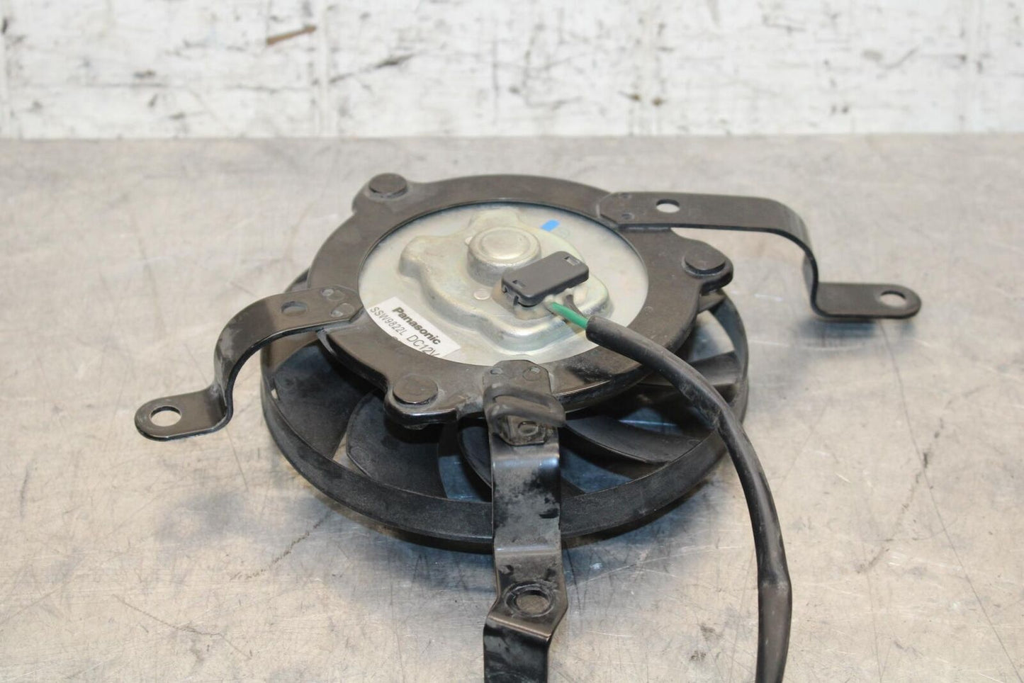2007 Yamaha YZF R1 LEFT ENGINE RADIATOR COOLING FAN 4C8-12405-00-00 BB575