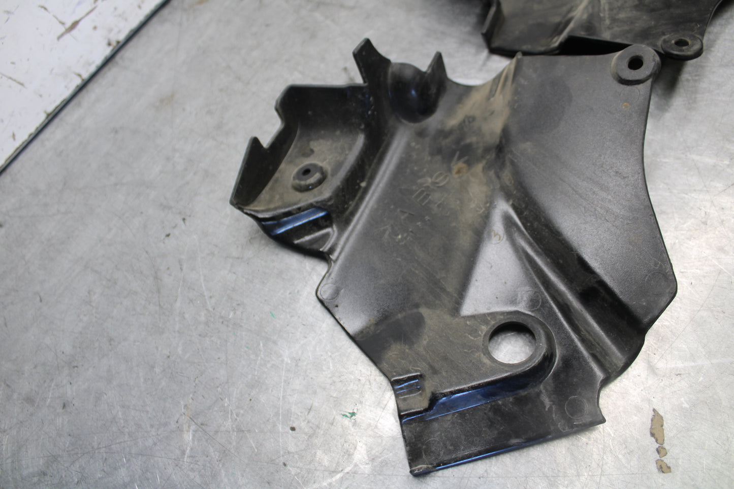 05-06 YAMAHA ROYAL STAR FRAME COVER COWL BB697
