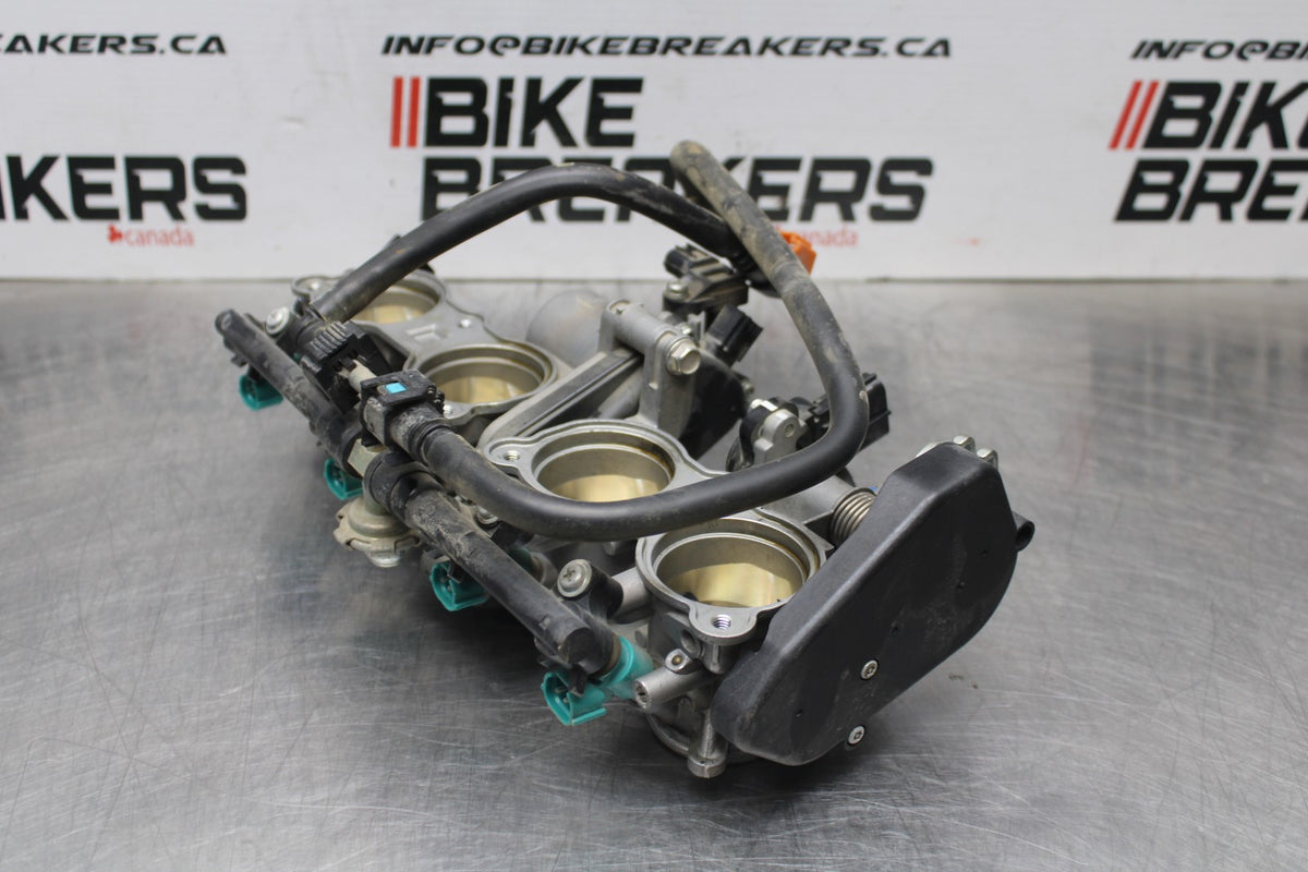 13 YAMAHA YZF R1 MAIN FUEL INJECTORS / THROTTLE BODIES BB781