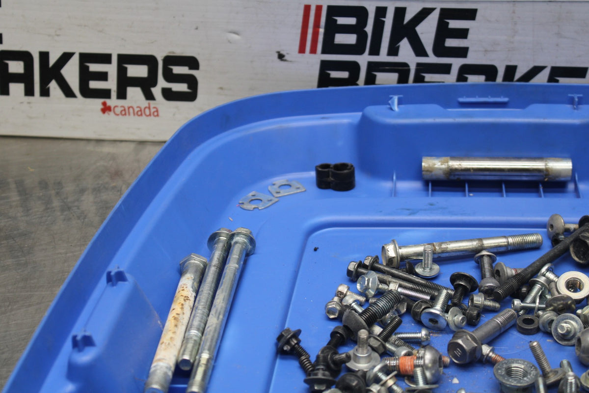 22-25 YAMAHA YZF R7 MOUNTING BOLTS HARDWARE SCREWS BB940