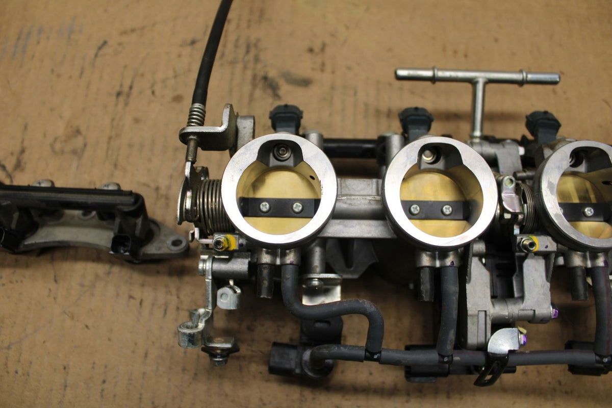09-12 KAWASAKI NINJA ZX6R MAIN FUEL INJECTORS / THROTTLE BODIES BB383