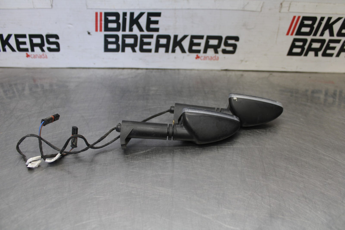 19 BMW F750GS FRONT LEFT RIGHT TURN SIGNALS LIGHT INDICATORS BB938