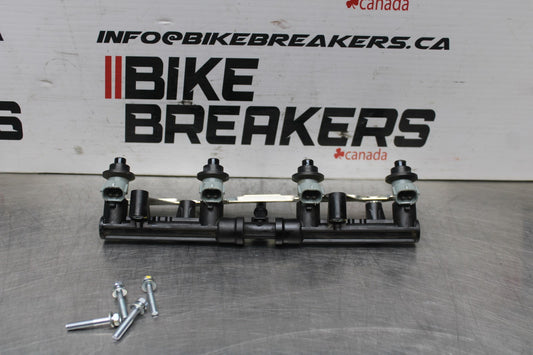 07-12 HONDA CBR600RR SECONDARY FUEL INJECTORS TOP AIRBOX GAS RAIL BB812