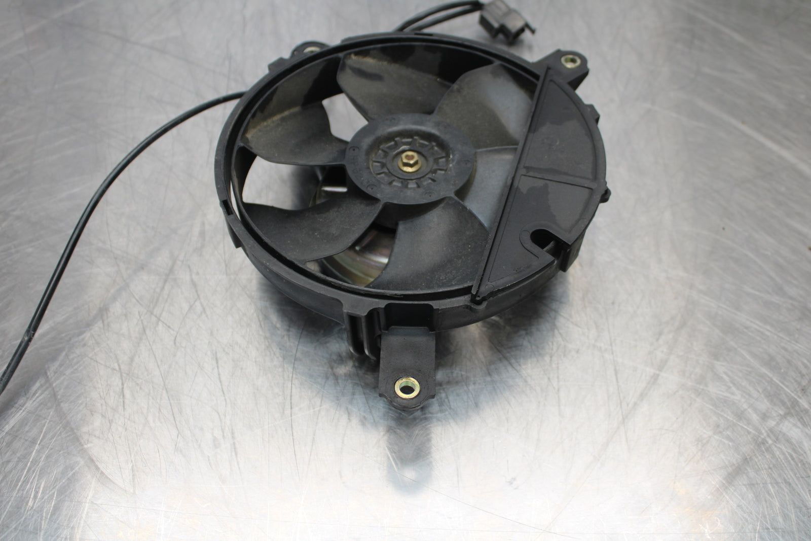 98-05 HONDA SUPER HAWK 1000 VTR1000F ENGINE RADIATOR COOLING FAN BB152