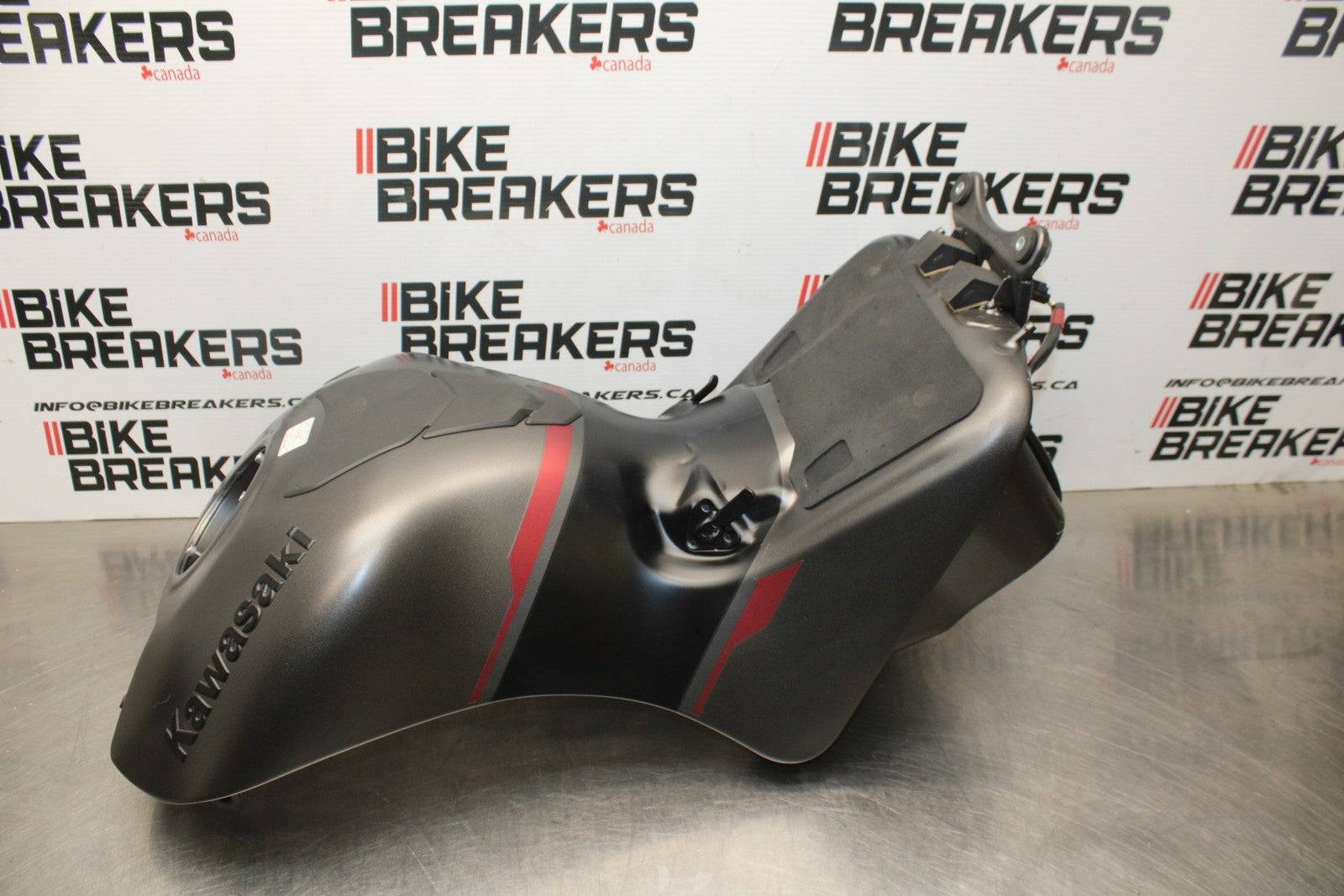 23-24 KAWASAKI NINJA ZX14R NEW!! GAS TANK FUEL CELL PETROL RESERVOIR BB764