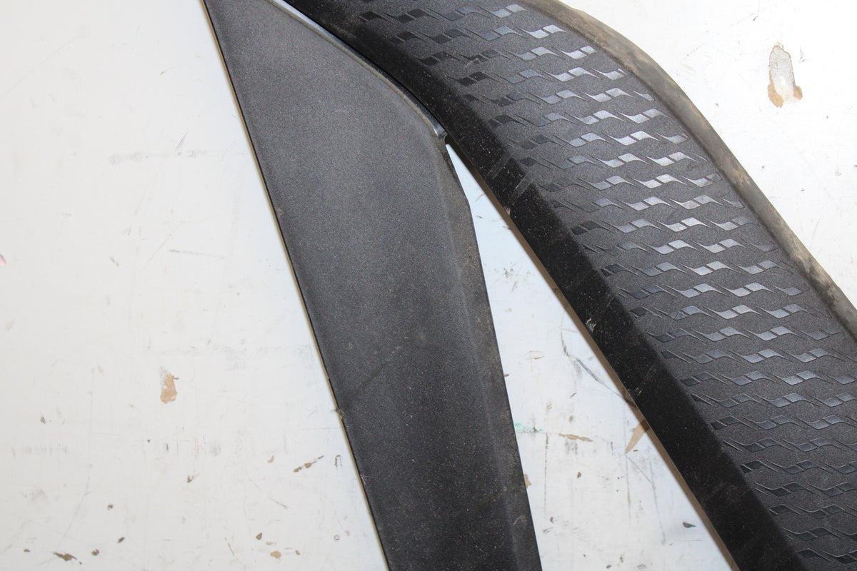 19-24 YAMAHA R3 LEFT FRONT SIDE SEAT SADDLE PANEL TRIM COWL FAIRING BB736