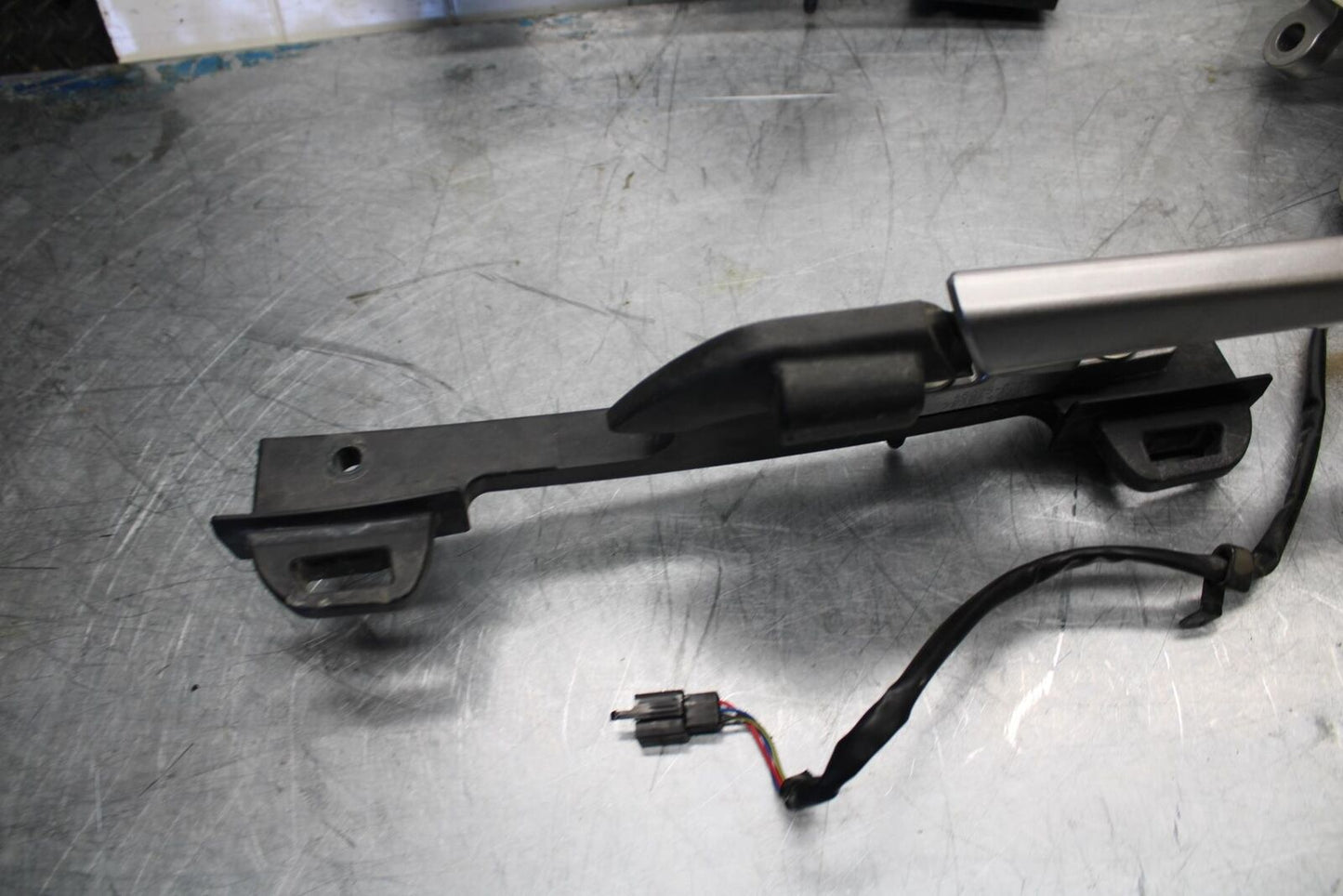 07-08 KAWASAKI CONCOURS 1400 ABS REAR RACK BACK GRAB BB449