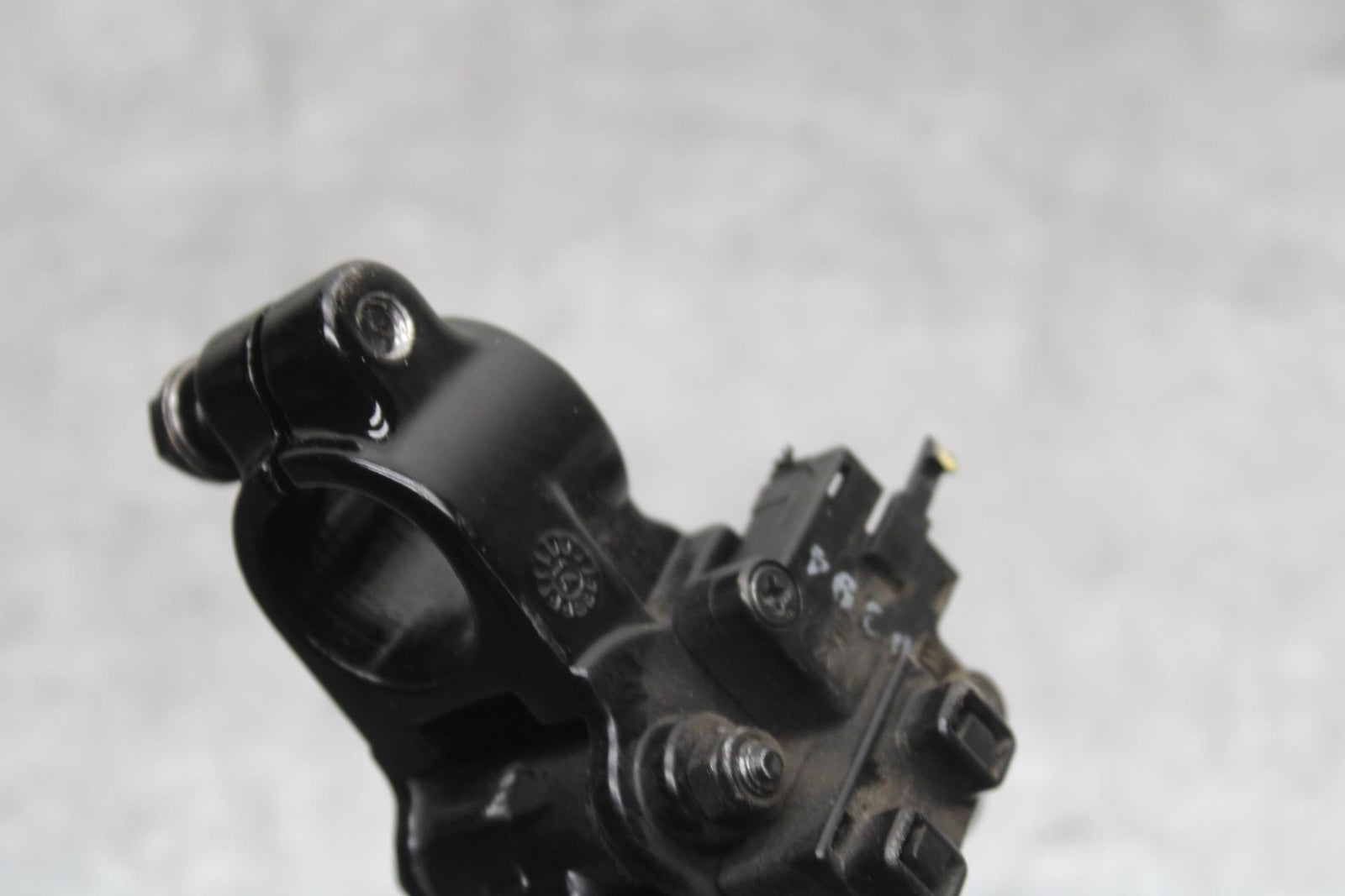 15-16 KAWASAKI EX300 CLUTCH PERCH MOUNT WITH LEVER  BB635