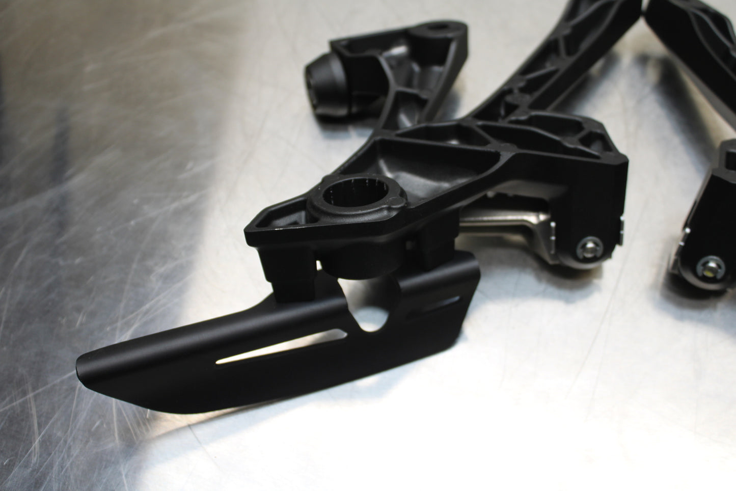 23-24 KAWASAKI NINJA ZX14R NEW!! REAR BACK PASSENGER PEG SET PAIR BB141