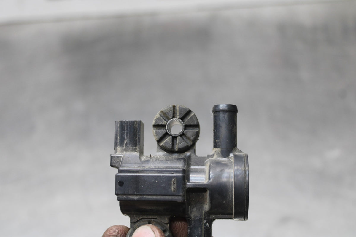 18 HONDA CB500F AIR VALVE SOLENOID TOP ENGINE SWITCH SENSOR BB861
