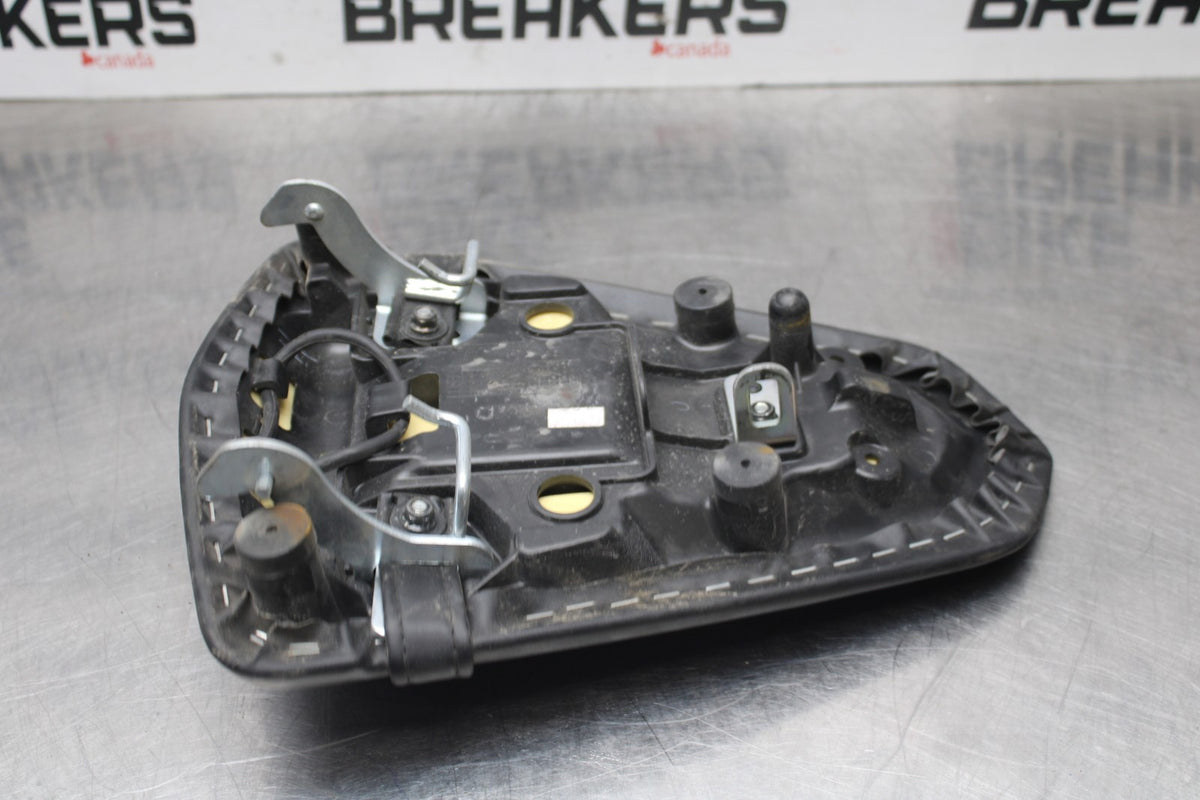 17-18 YAMAHA YZF R3 REAR BACK PASSENGER TANDEM SEAT PAD SADDLE PILLION BB813
