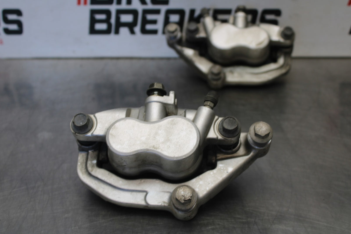 08 YAMAHA V STAR 1100 XVS1100AW CLASSIC RIGHT LEFT FRONT BRAKE CALIPER SET BB916