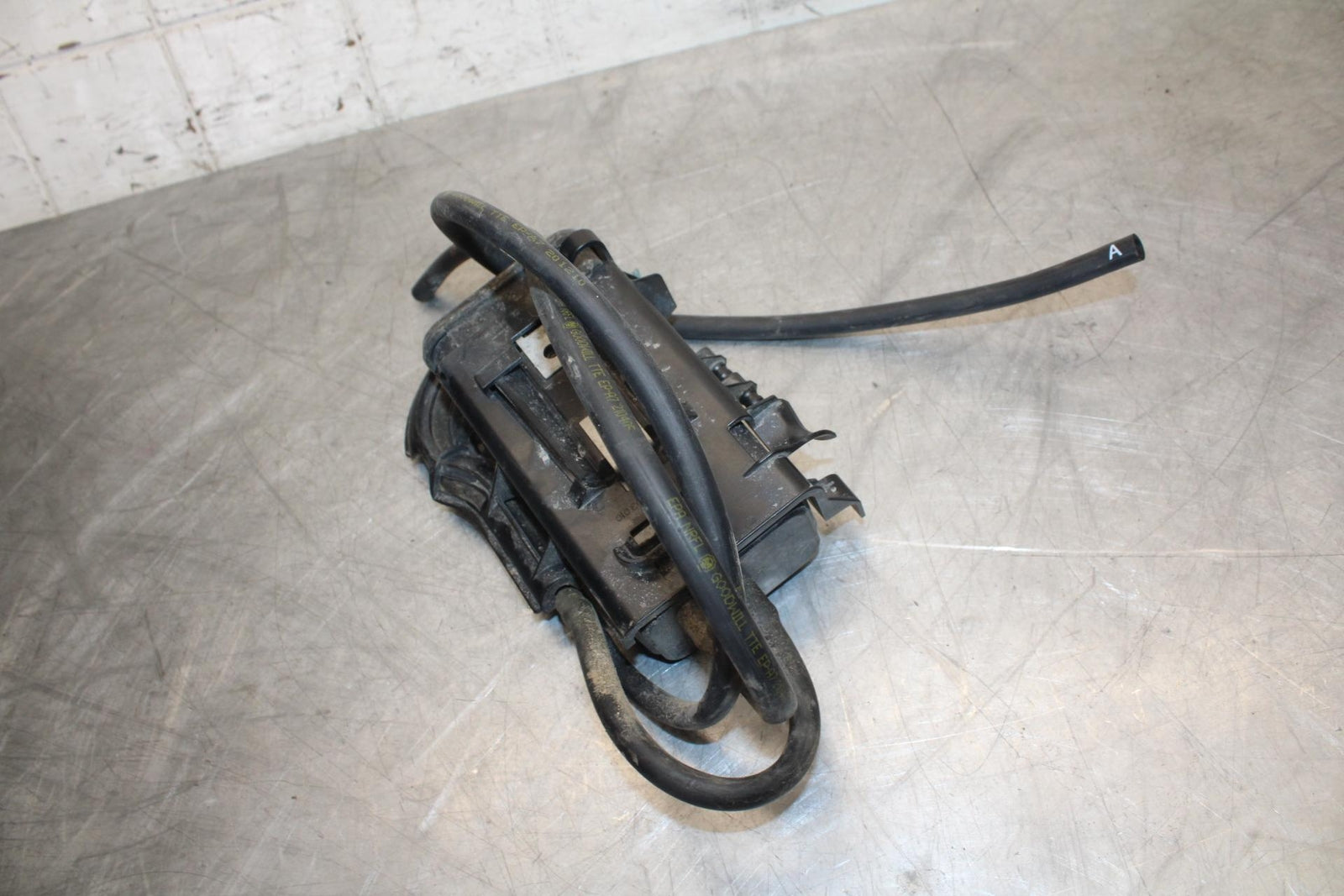 22 KTM 890 ADVENTURE   EVAP VAPOR  CHARCOAL EMISSION CANISTER BB514