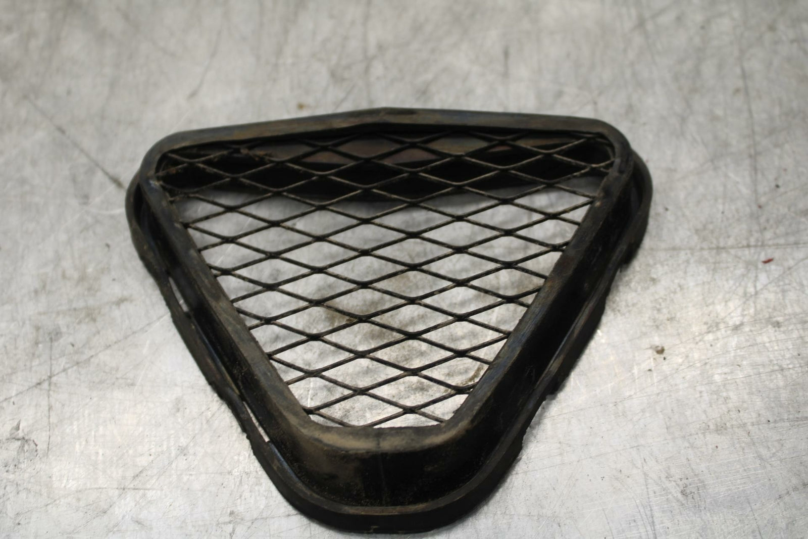 19-20 KAWASAKI NINJA ZX6R AIR INTAKE GRILL BB419