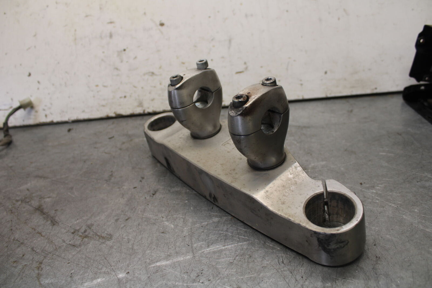 05-09 SUZUKI BOULEVARD C90 FORKS UPPER TRIPLE TREE CLAMP BB692