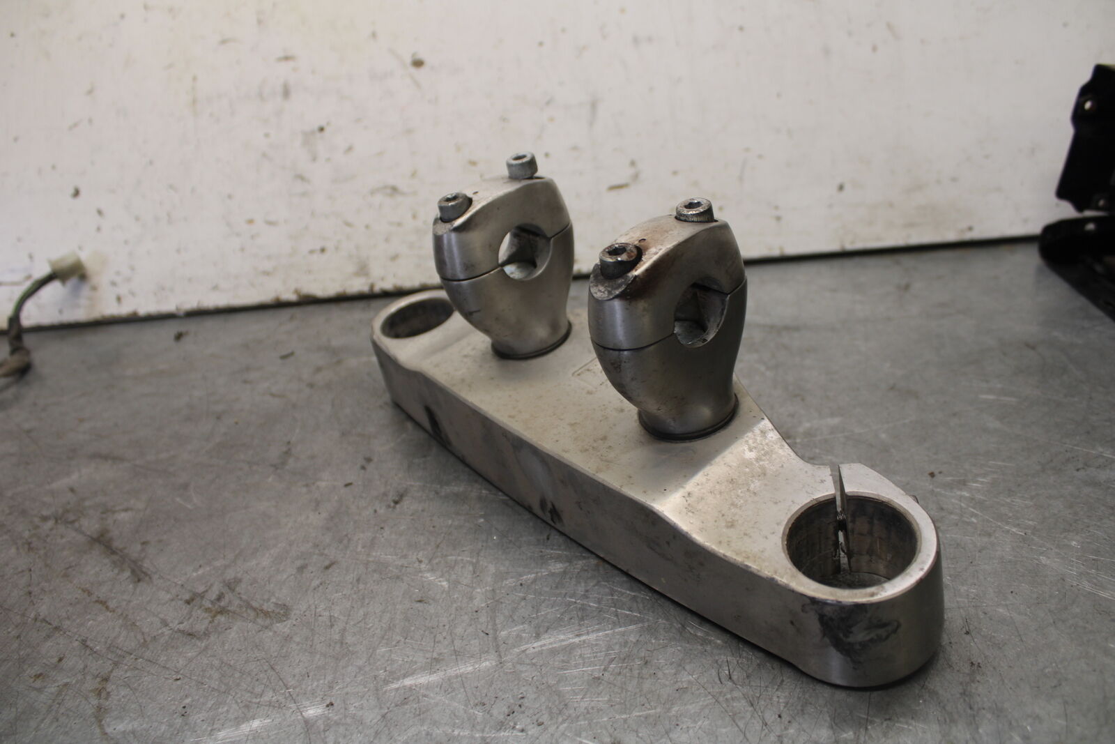 05-09 SUZUKI BOULEVARD C90 FORKS UPPER TRIPLE TREE CLAMP BB692