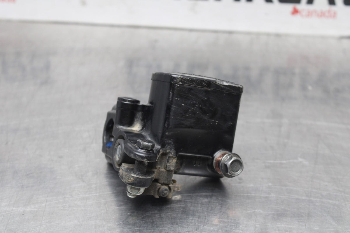 17-18 YAMAHA YZF R3 FRONT BRAKE MASTER CYLINDER BB813