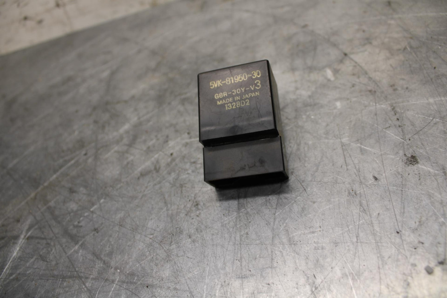 18 YAMAHA YZF R1  RELAY ASSEMBLY FUSE BOX FUEL PUMP BB473