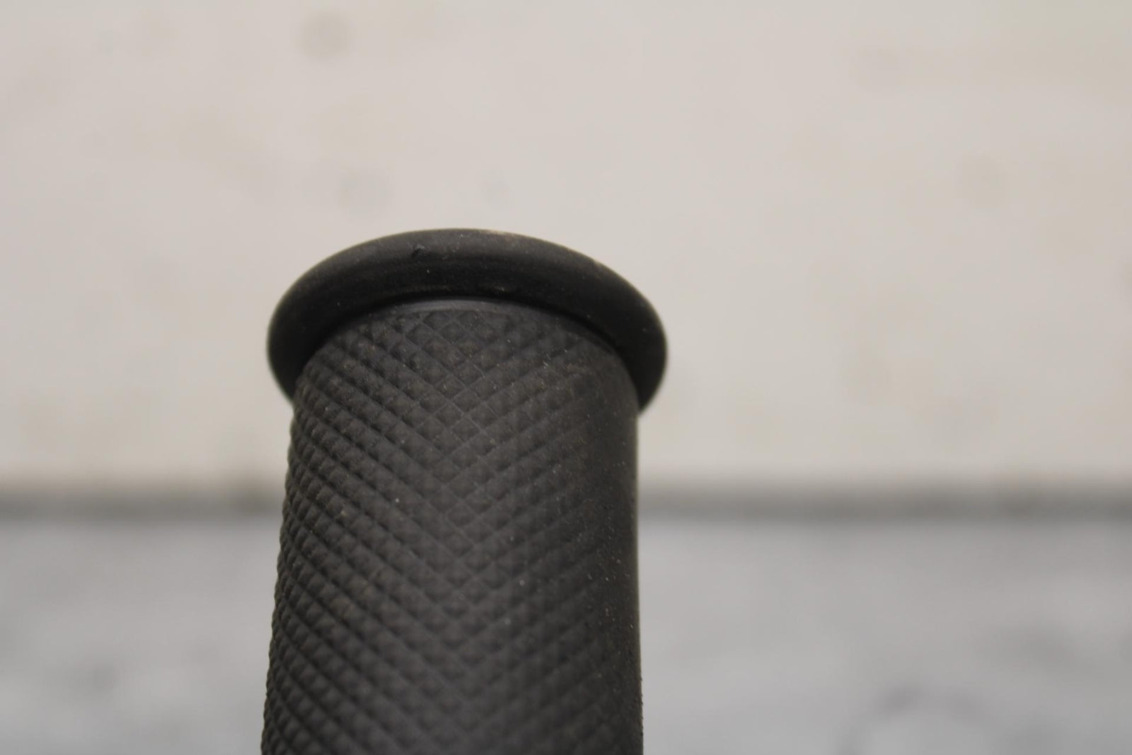 16-18 KTM 690 DUKE LEFT CLIPON HANDLEBAR GRIP BB631