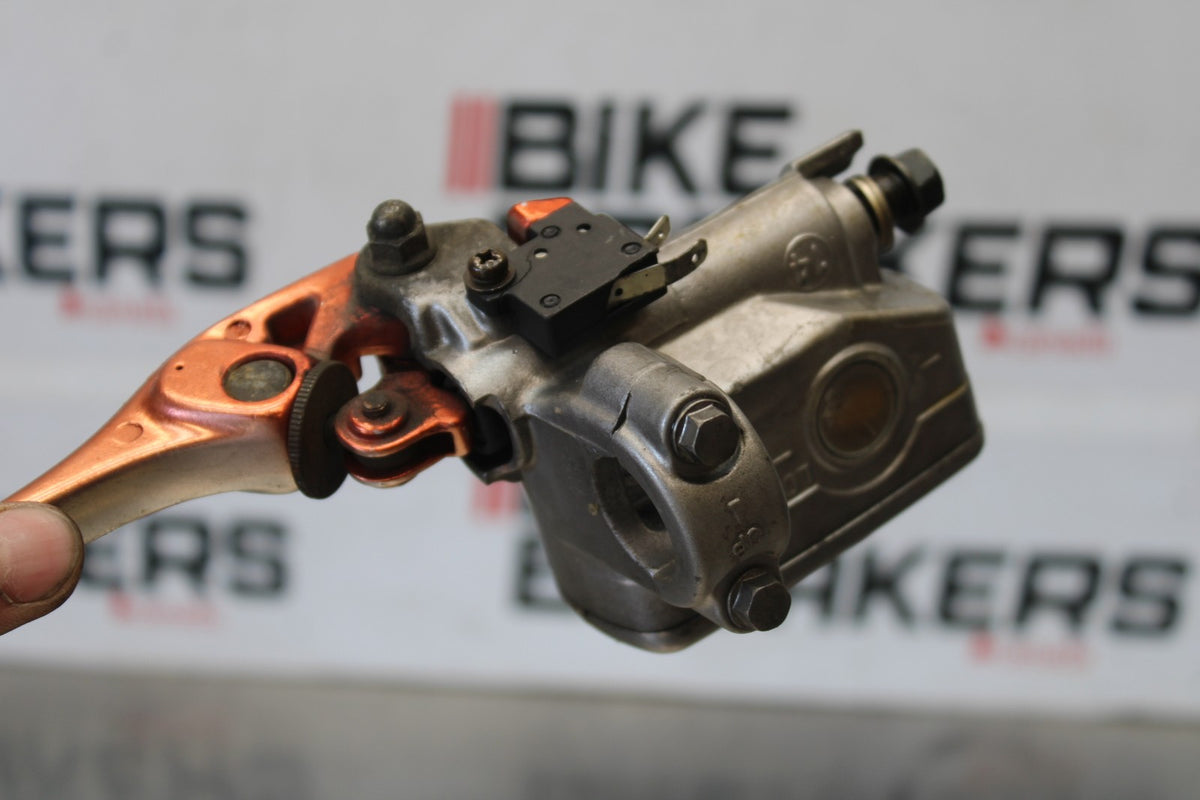 06-07 HONDA INTERCEPTOR 800 VFR800 FRONT BRAKE MASTER CYLINDER w/ LEVER BB917