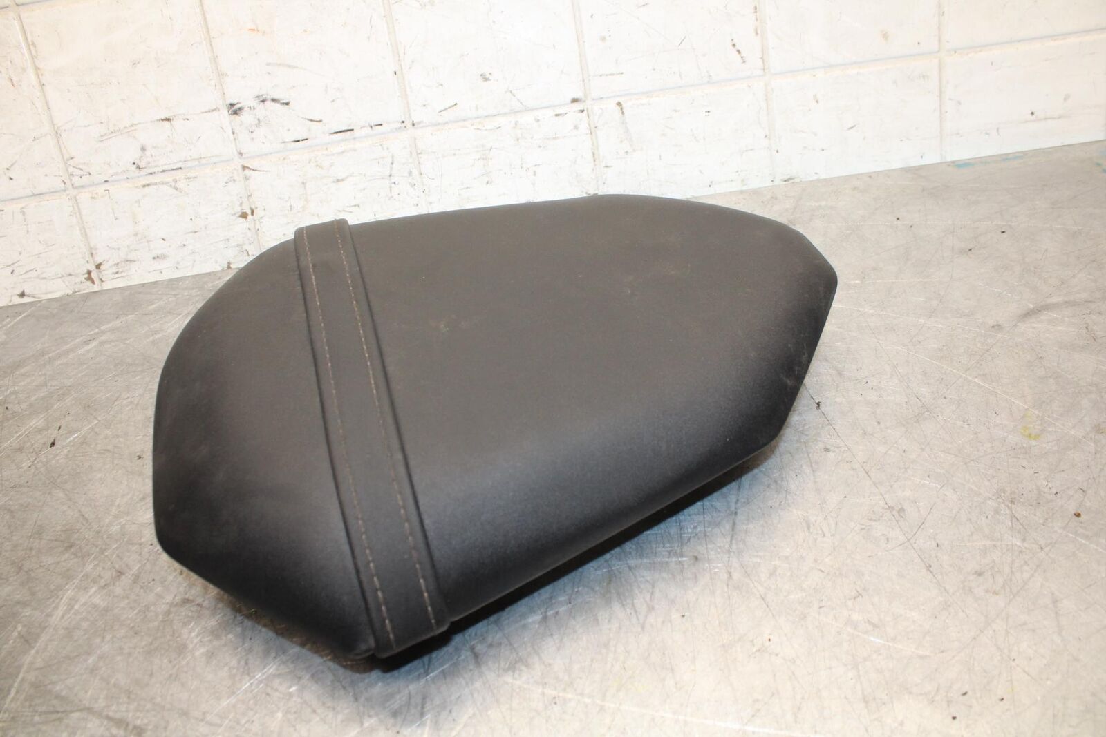 2015 Yamaha FZ07 REAR BACK PASSENGER TANDEM SEAT PAD SADDLE PILLION BB531