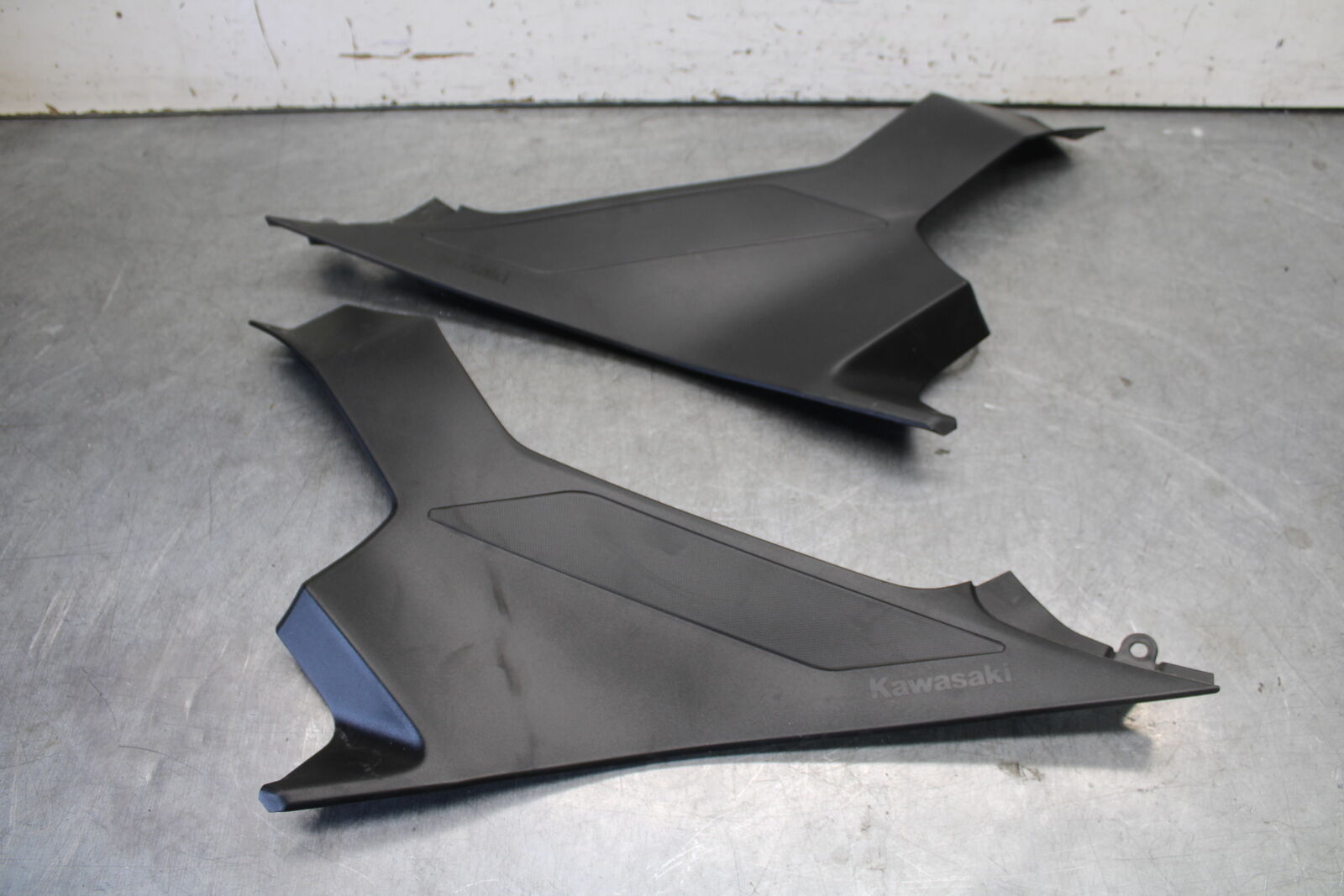 18-23 KAWASAKI NINJA 400 RIGHT LEFT FRONT SIDE SEAT PANELS TRIMS  BB679
